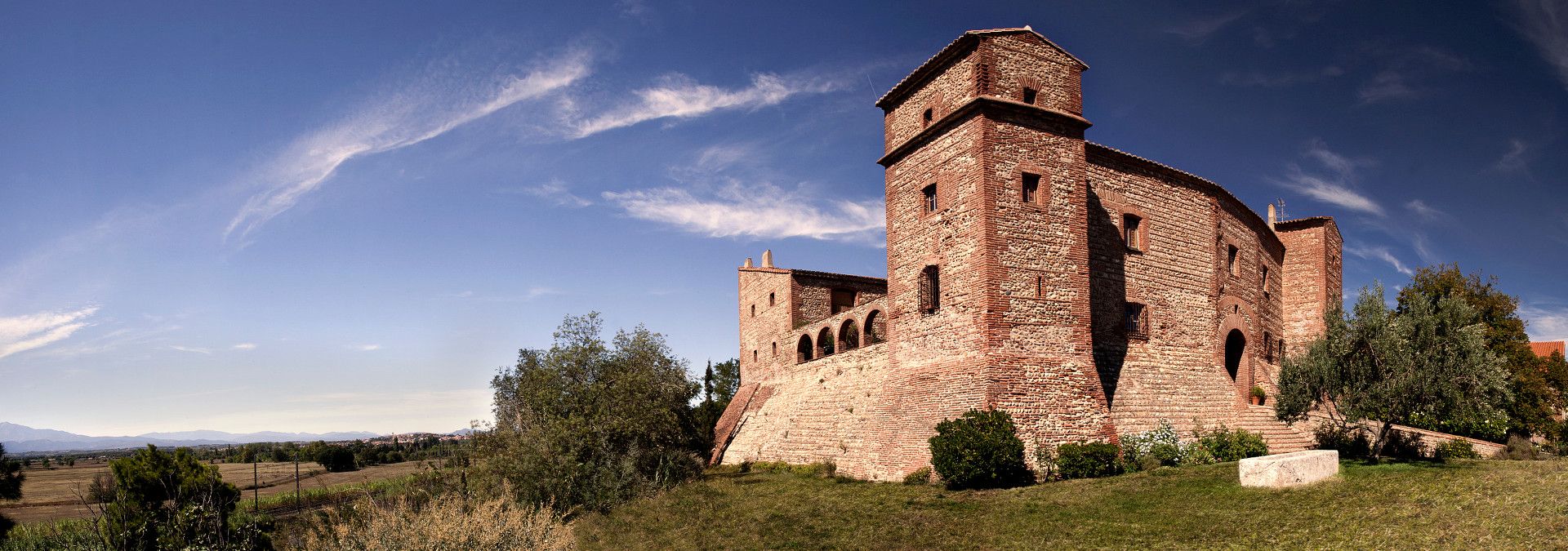 Château de Corneilla - Rue des Vignerons