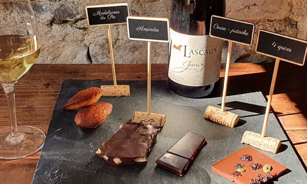 Unusual gourmet workshop: Wines and sweets-photo