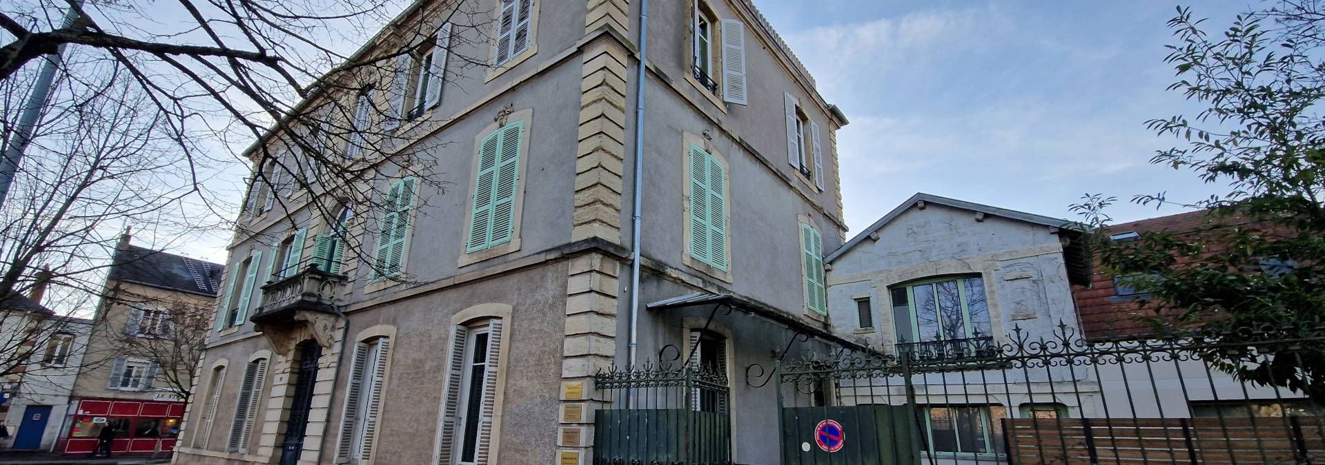 The Wine Compass - Rue des Vignerons