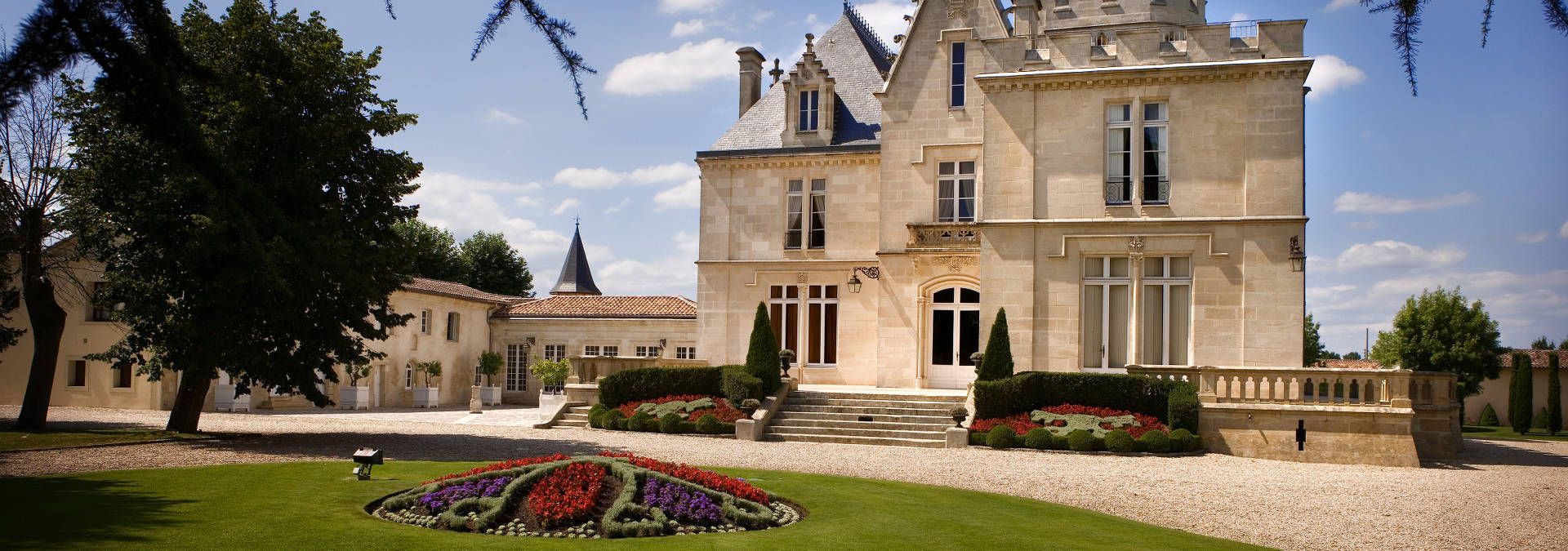 Château Pape Clément - Rue des Vignerons