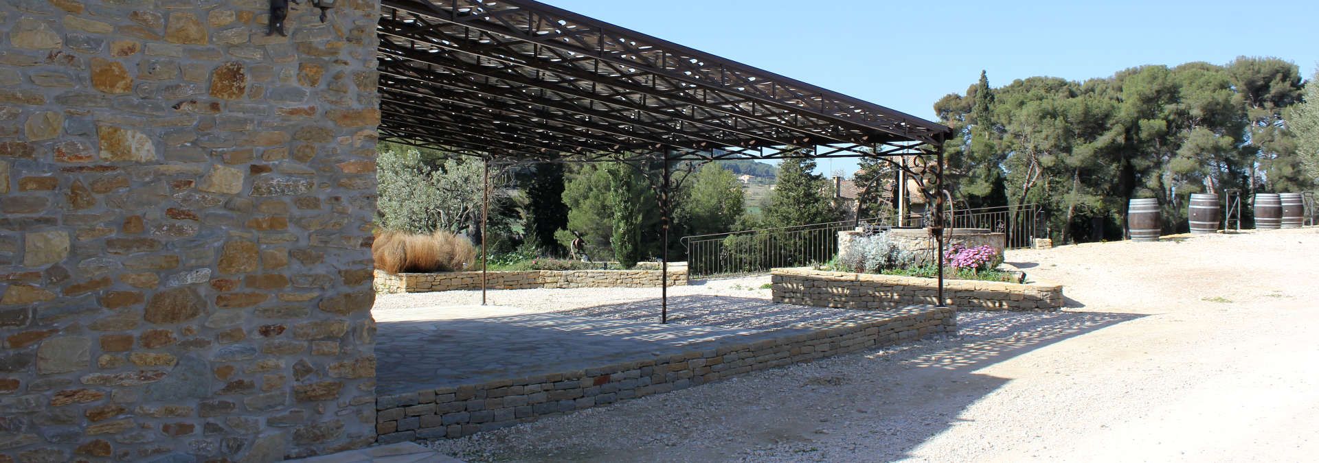 Domaine Lou Capelan - Rue des Vignerons