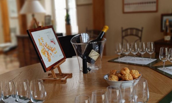 Degustación en la sala de exposiciones de la Maison Régnard-photo