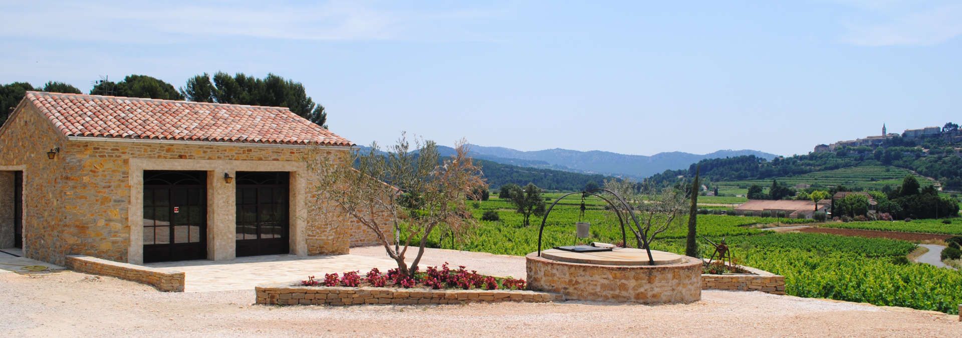 Domaine Lou Capelan - Rue des Vignerons