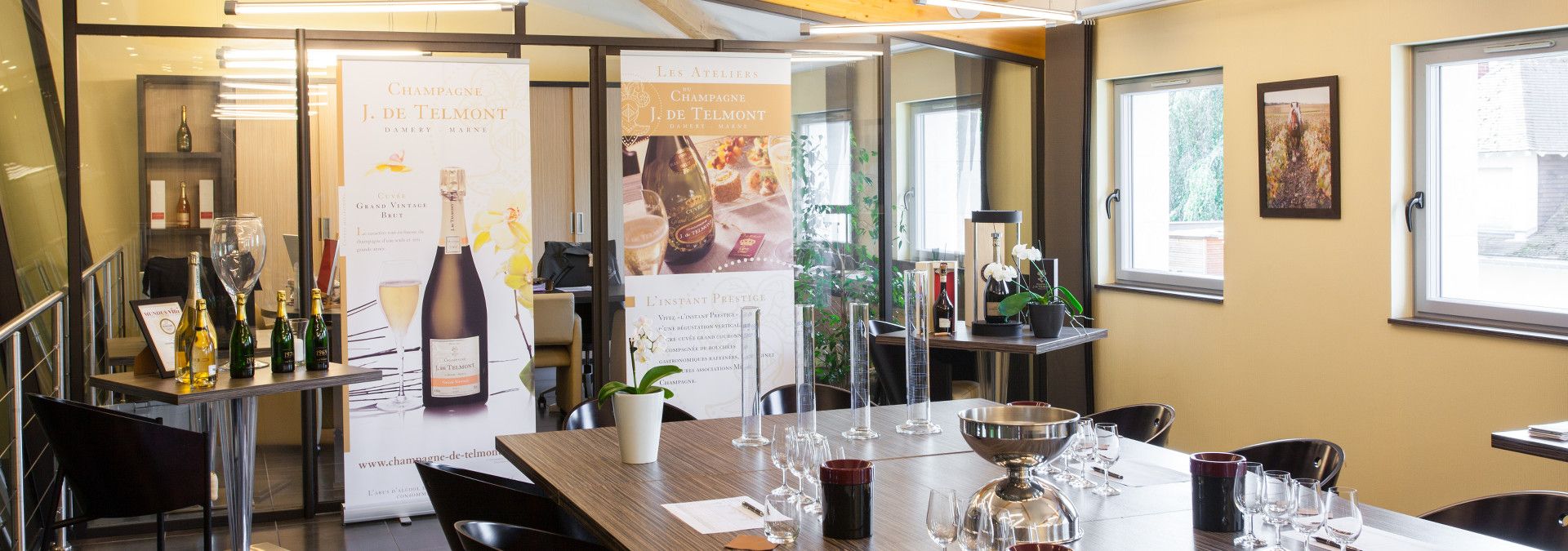 Champagne J. De Telmont - Rue des Vignerons