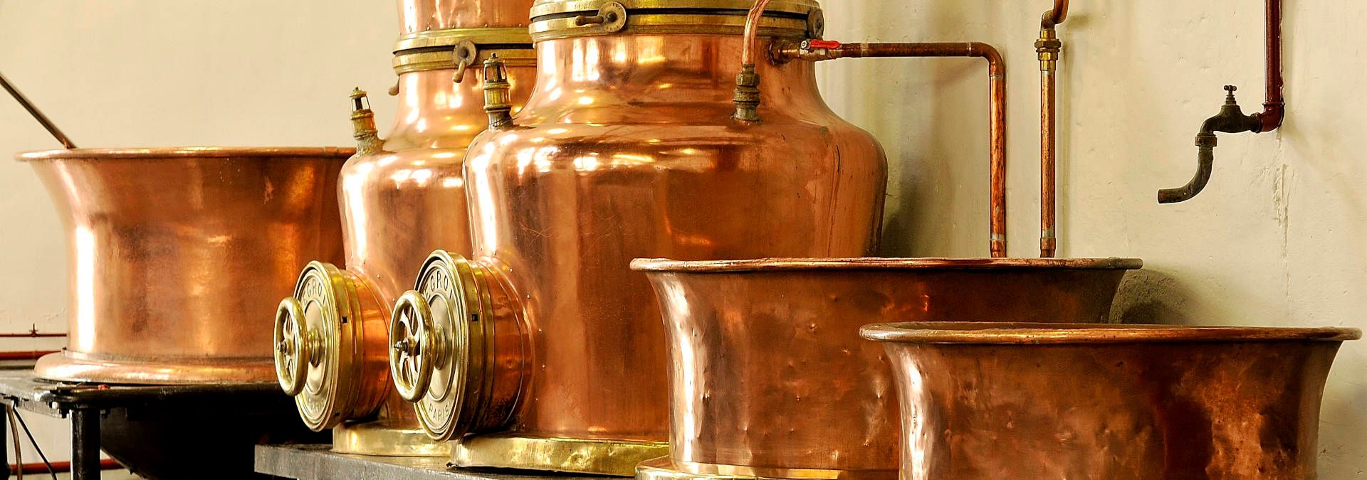 Distillerie Combier - Rue des Vignerons