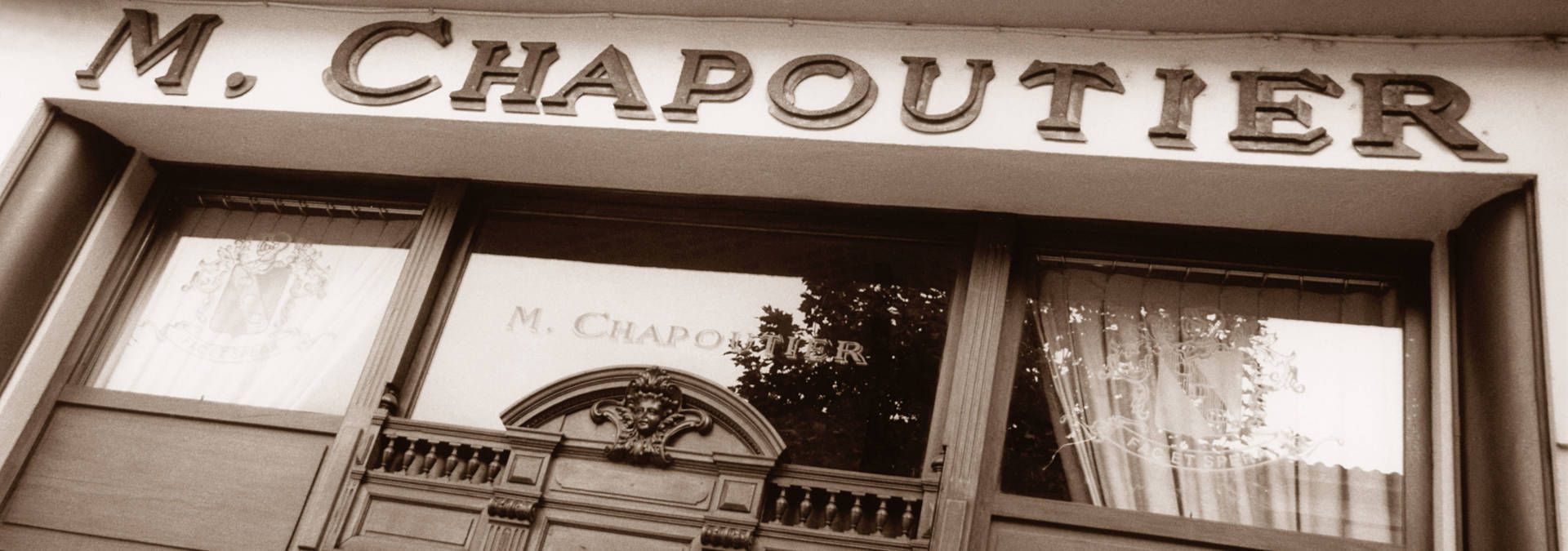 M.Chapoutier - Rue des Vignerons