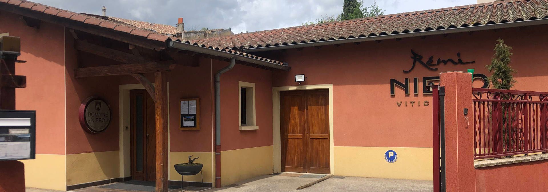 Domaine Rémi et Robert Nero - Rue des Vignerons 
