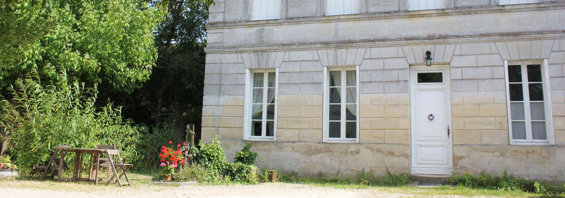 Chateau Micalet - Rue des Vignerons