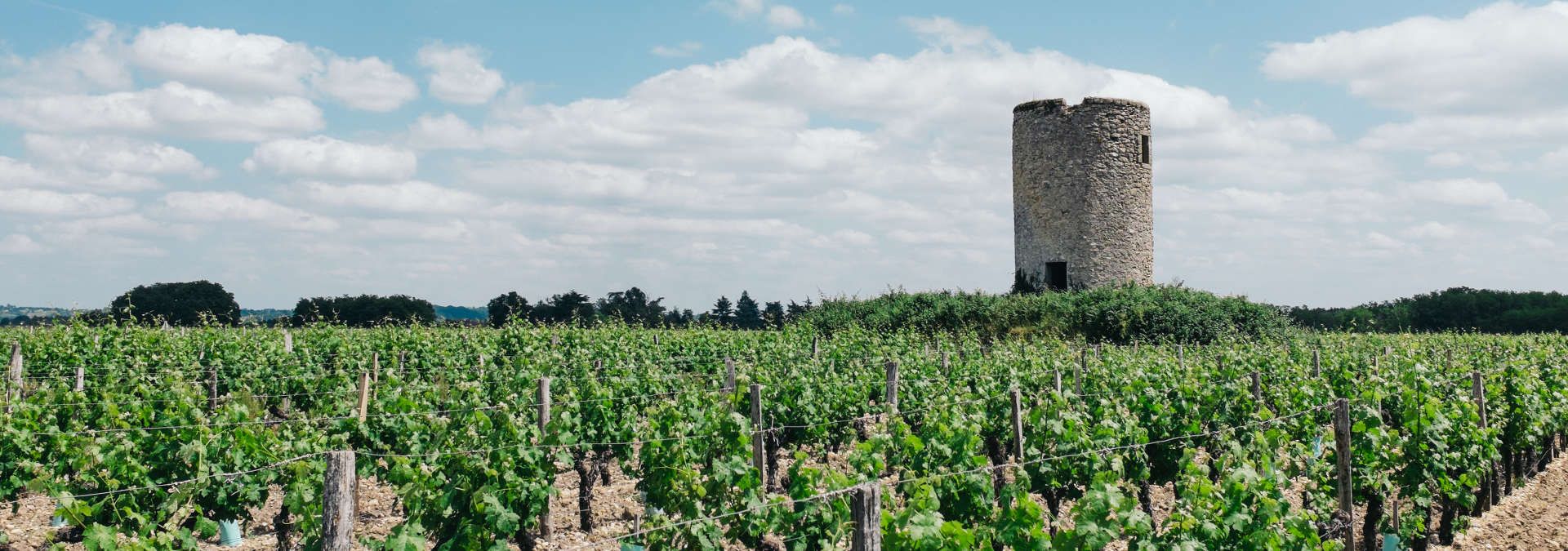Chateau Huradin - Rue des Vignerons