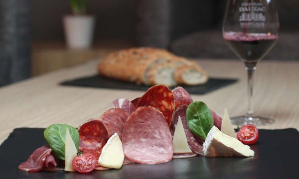 Wine, charcuterie and cheese pairing (in French)-photo