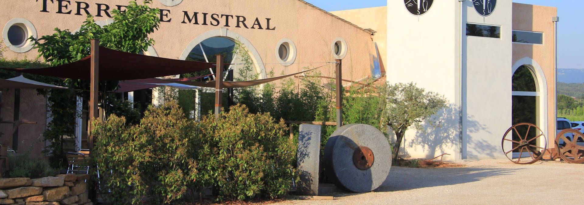 Domaine Terre de Mistral - Rue des Vignerons