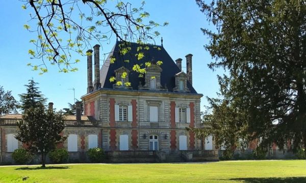 The French art of living according to the Château-photo