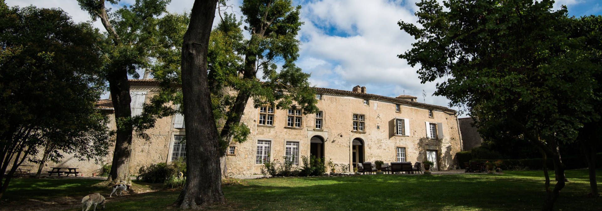 Château de Caux-et-Sauzens - Rue des Vignerons