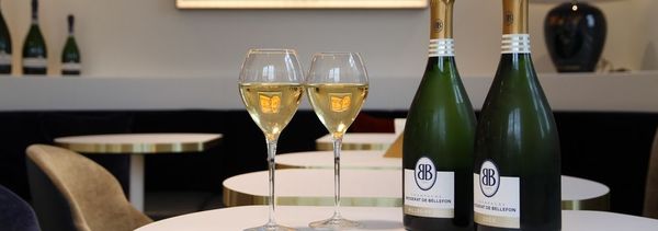 Tasting of vintage cuvées-photo