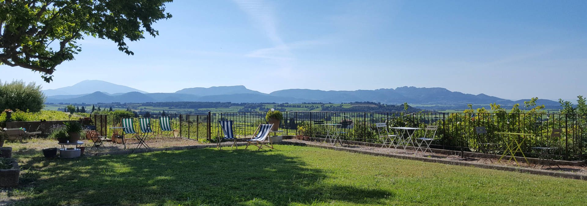 Domaine Rabasse Charavin - Rue des Vignerons