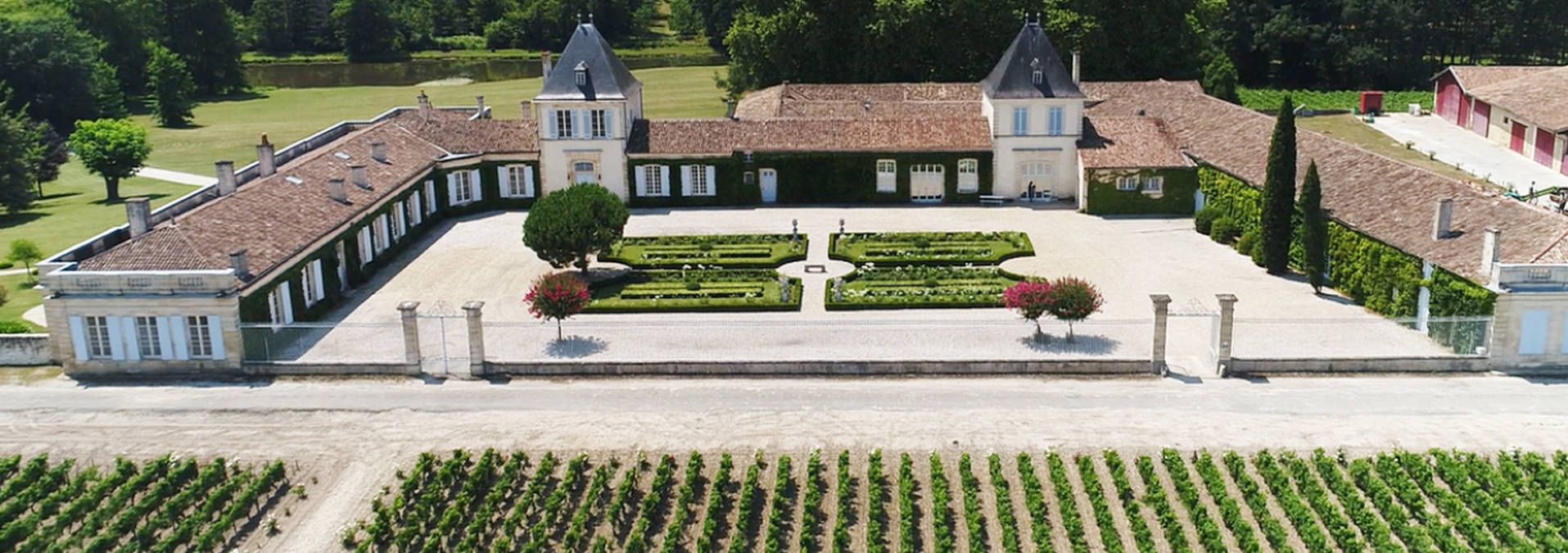  Château Paveil de Luze - Rue des Vignerons