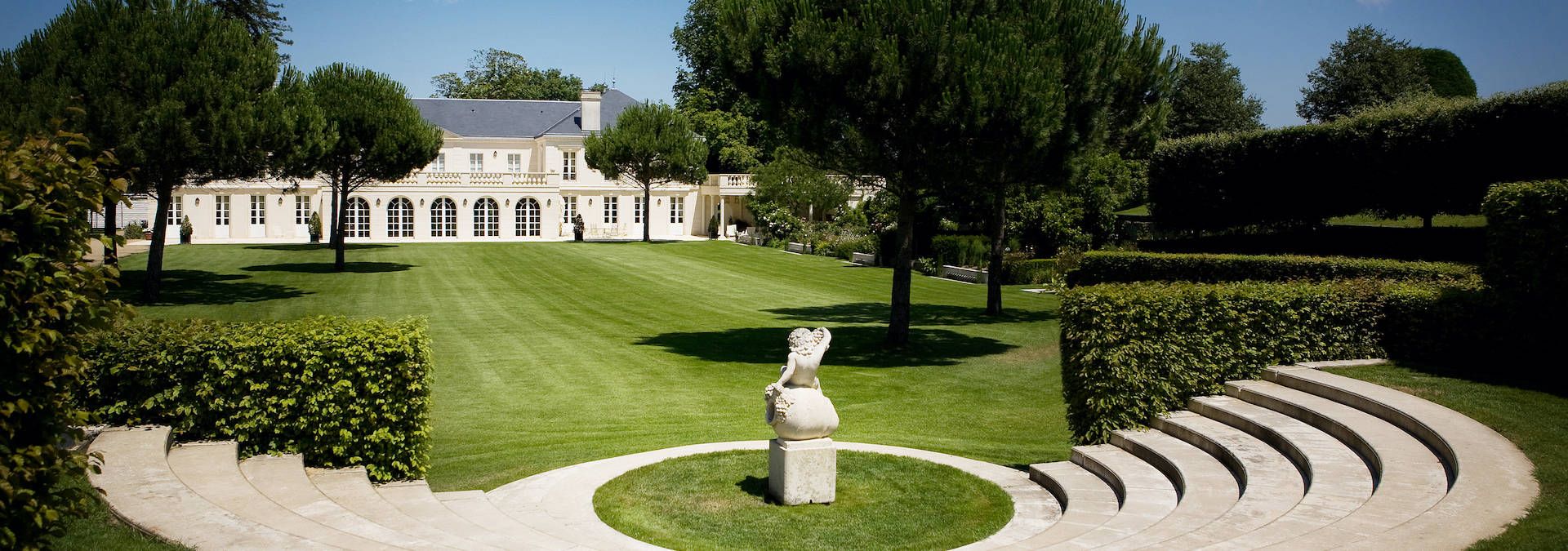 Château Château Malartic-Lagravière - Rue des Vignerons