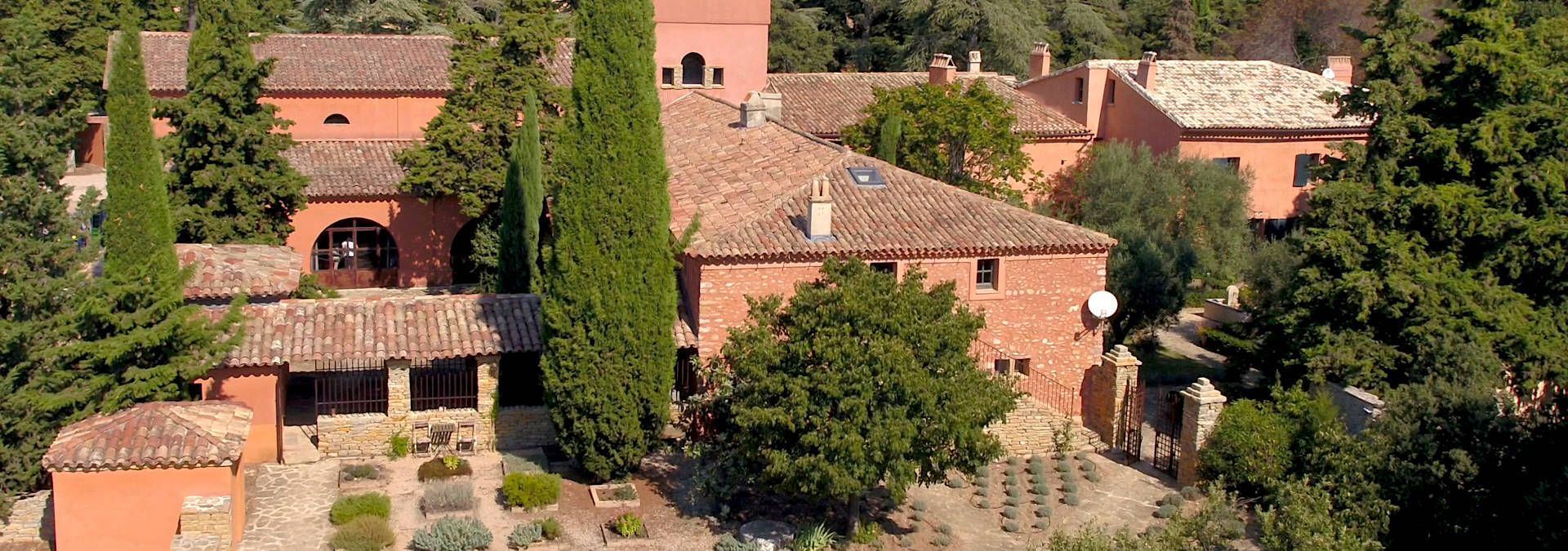 Domaine de la Bégude - Rue des Vignerons