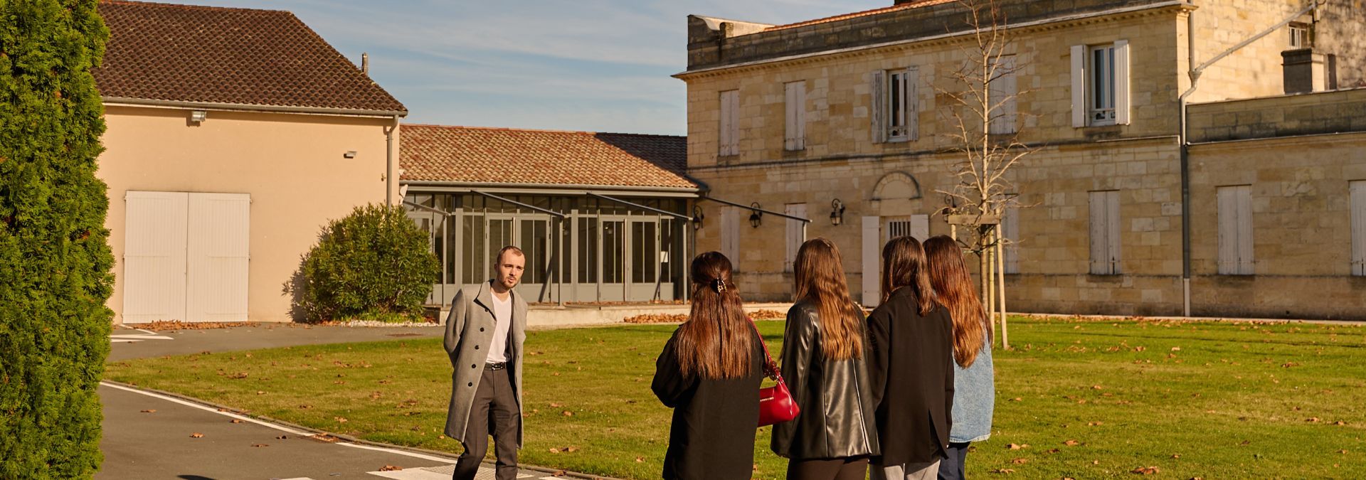 Château Haut-Breton Larigaudière - Rue des Vignerons