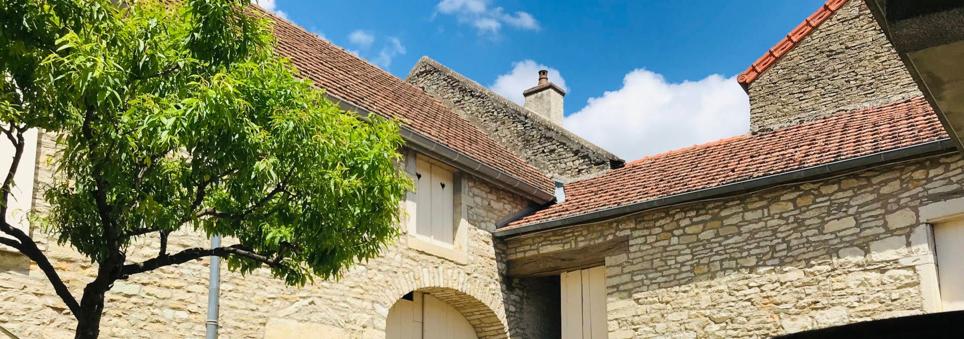 Le Caveau à Auxey - Rue des Vignerons