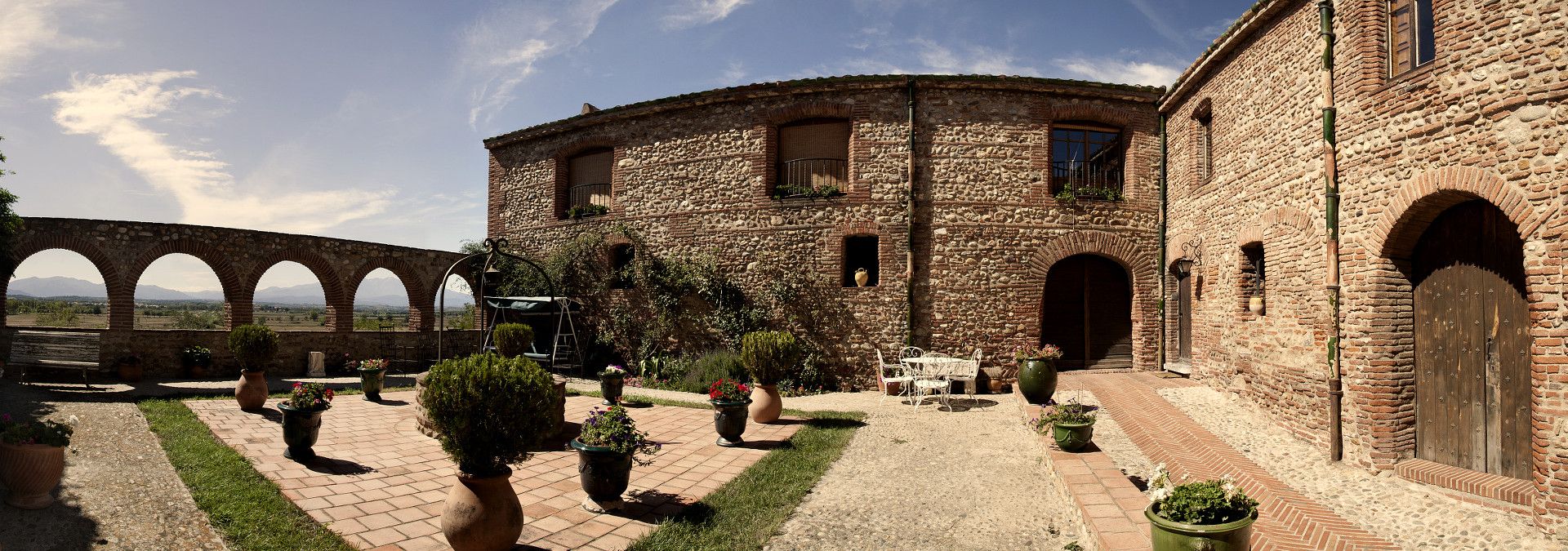 Château de Corneilla - Rue des Vignerons