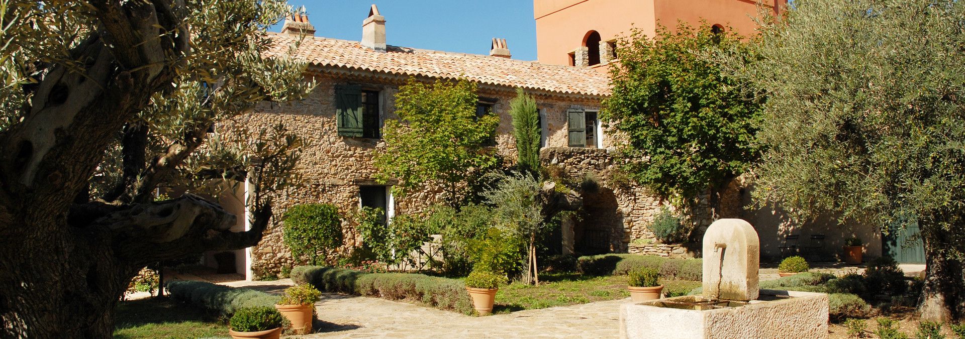 Domaine de la Bégude - Rue des Vignerons