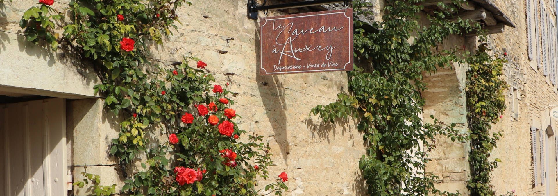 Le Caveau à Auxey - Rue des Vignerons