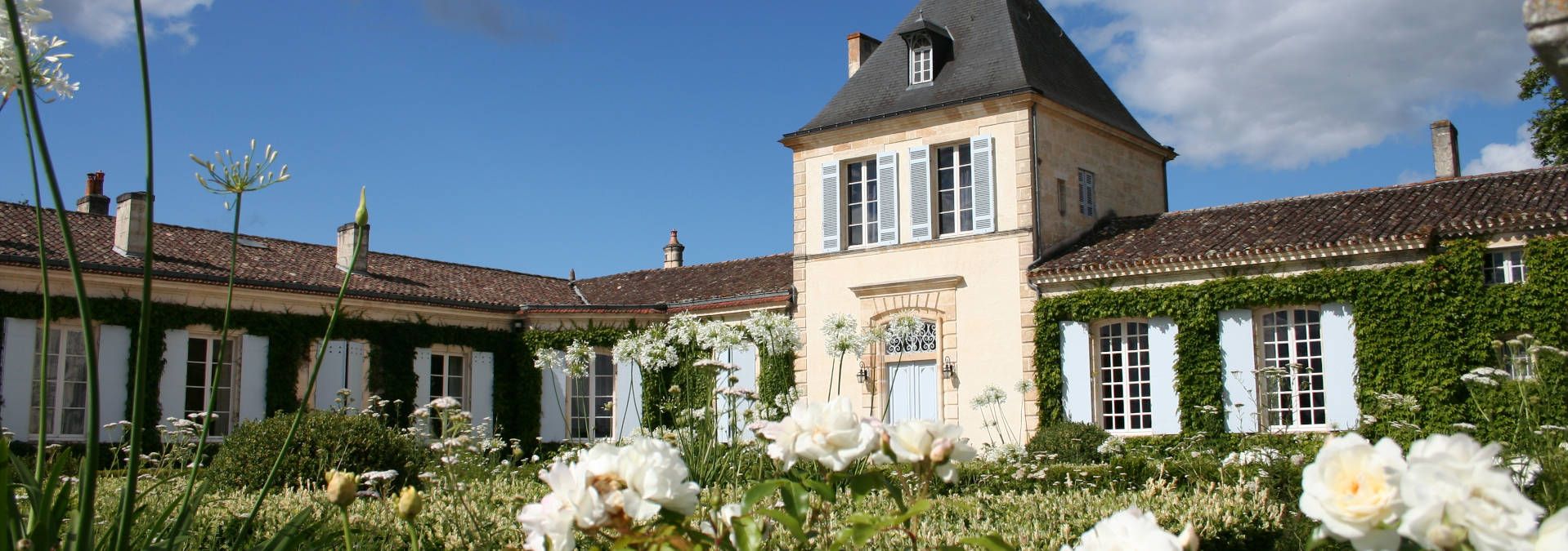  Château Paveil de Luze - Rue des Vignerons