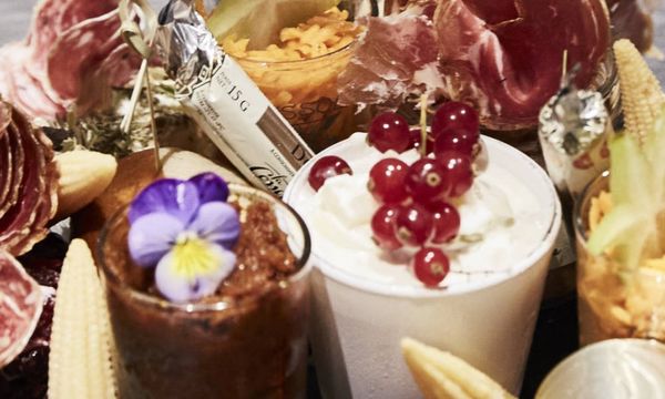 Visite de cave , dégustation et repas planchette-photo