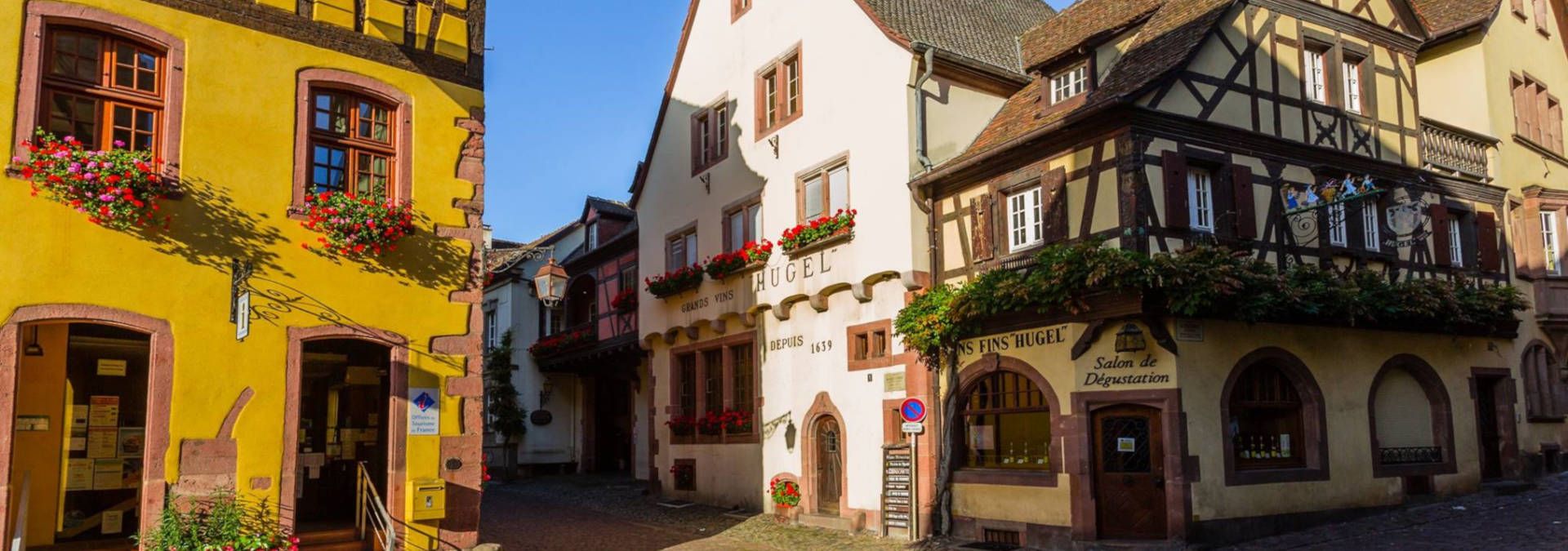 Domaine Famille Hugel, Riquewihr - Rue des Vignerons