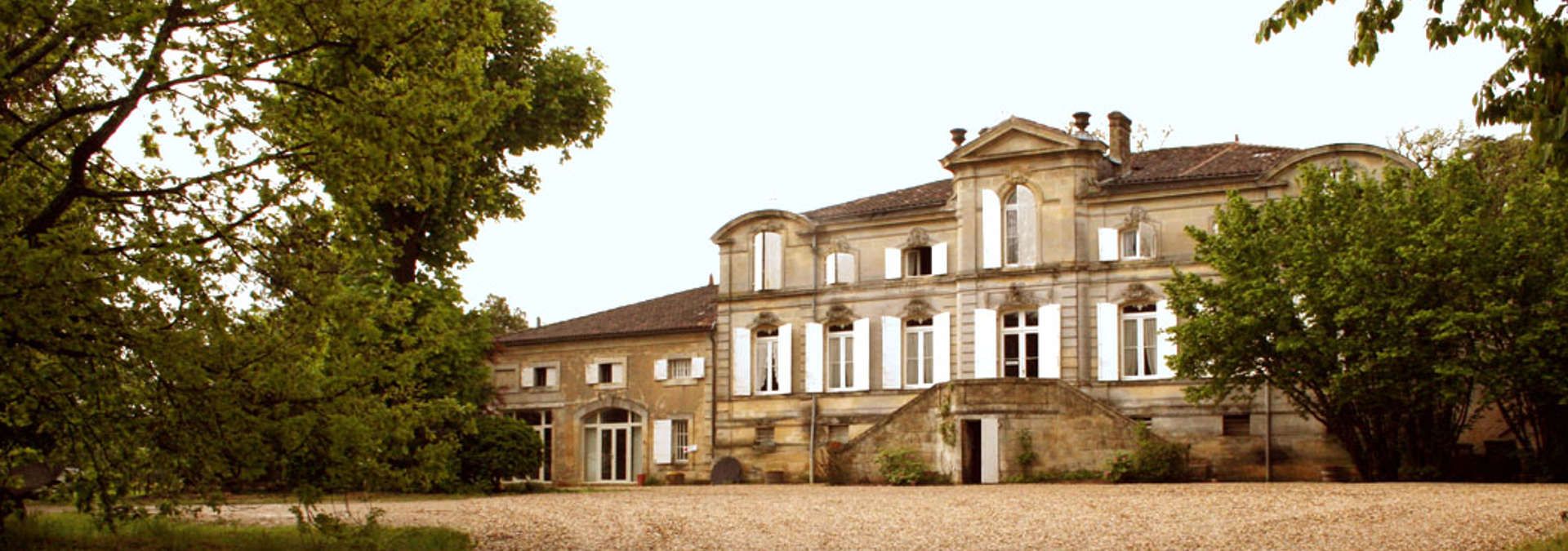 Chateau Beauséjour - Rue des Vignerons