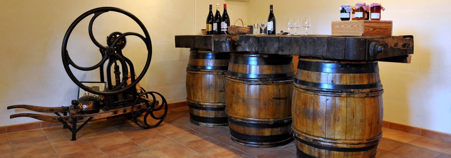 Domaine Jean-Pierre Rivière - Rue des Vignerons