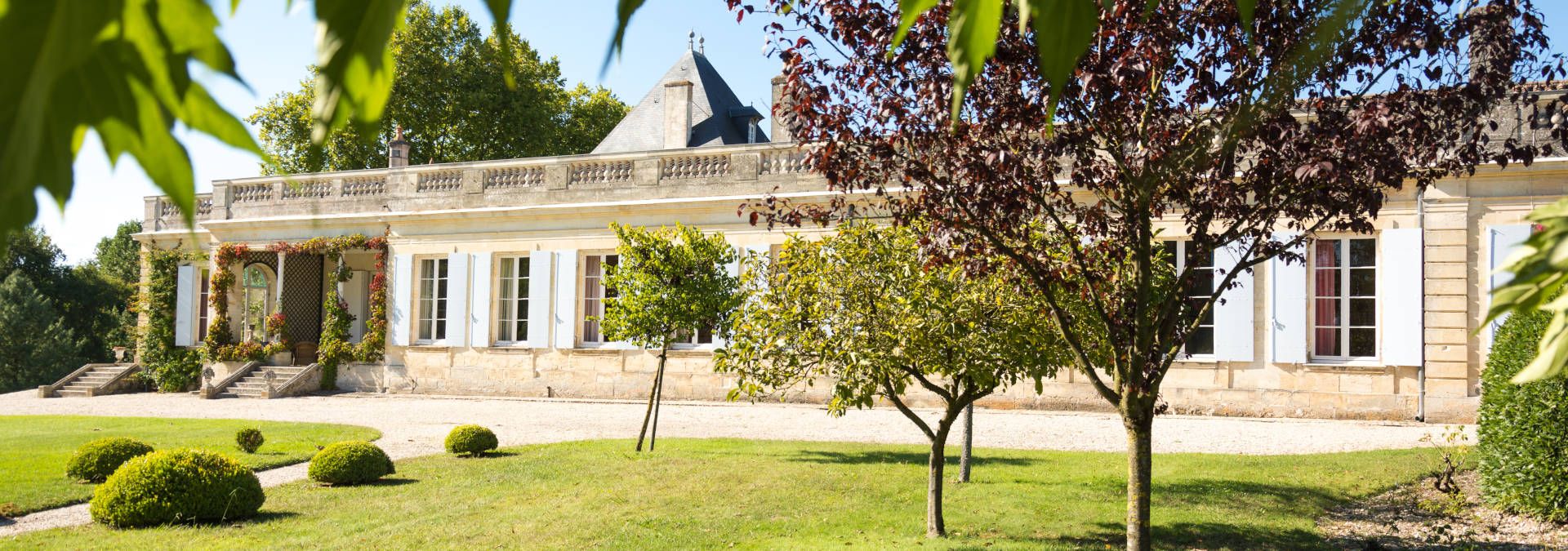  Château Paveil de Luze - Rue des Vignerons