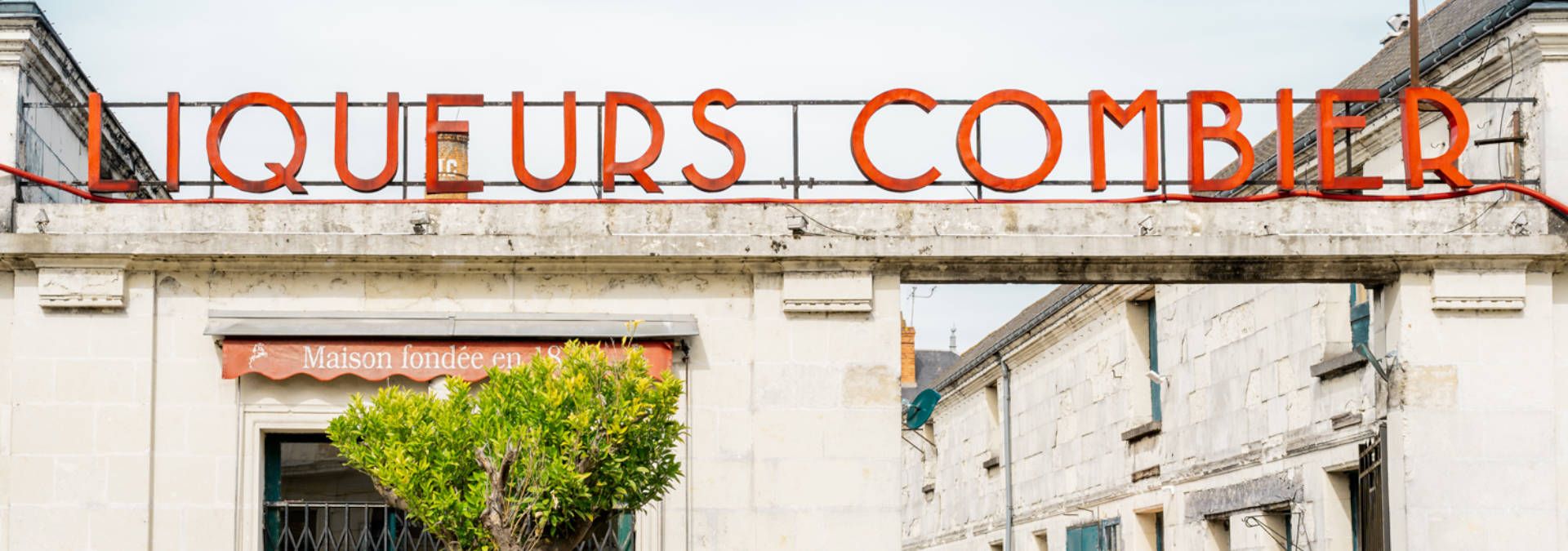 Distillerie Combier - Rue des Vignerons