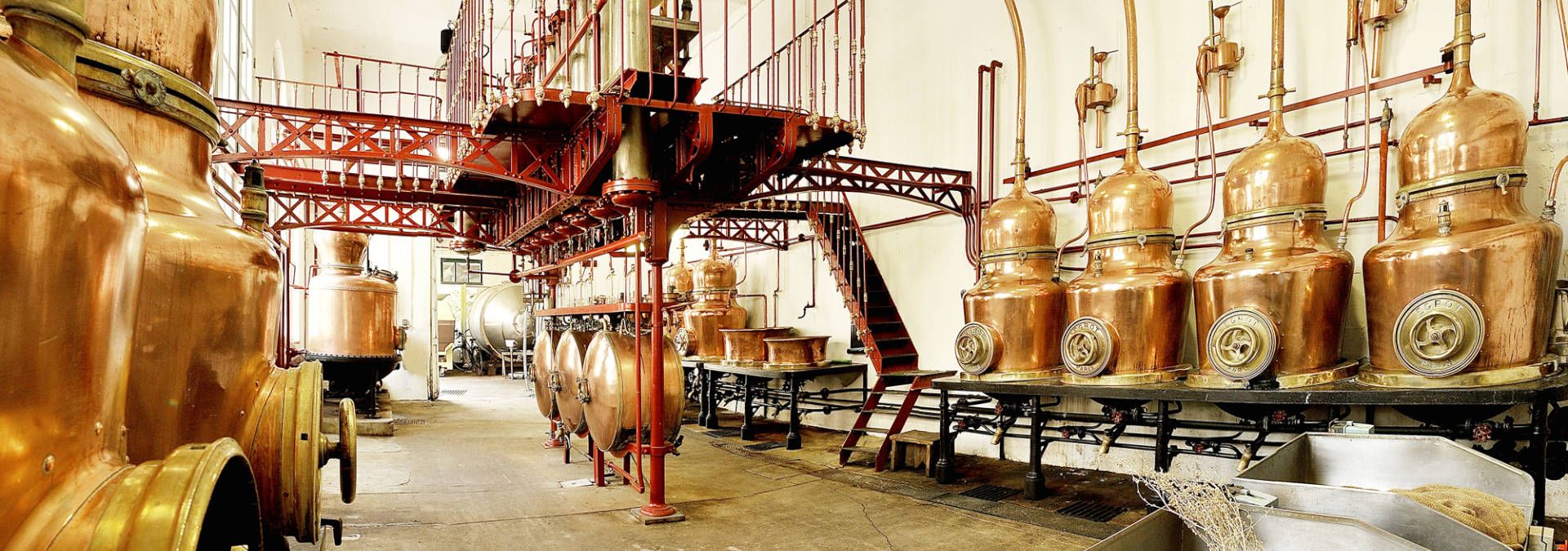 Distillerie Combier - Rue des Vignerons