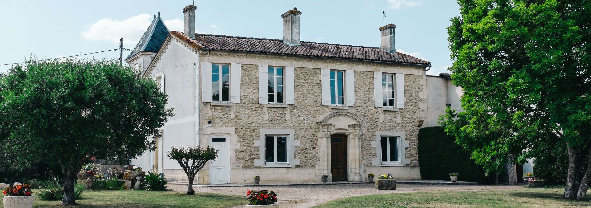 Chateau Huradin - Rue des Vignerons