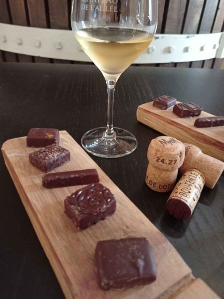 Vino y chocolate-photo